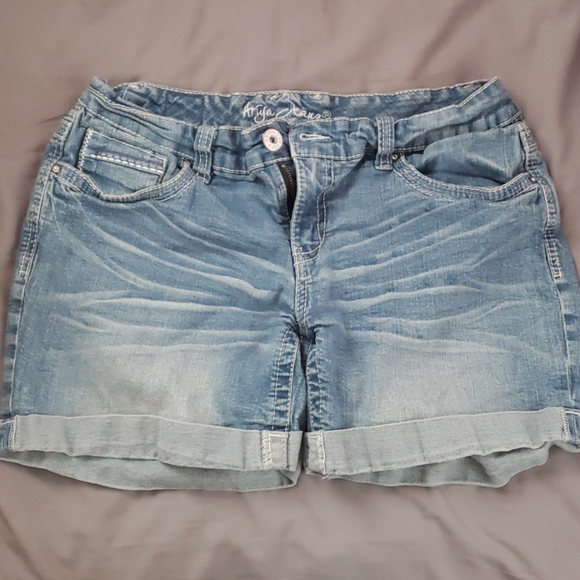 Ariya Jean Company Pants - Juniors Light Wash Jean Shorts